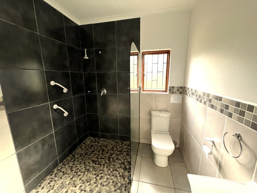 2 Bedroom Property for Sale in Harkerville A H Western Cape